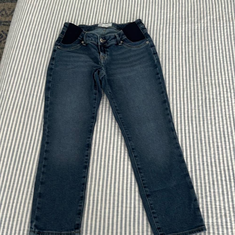 Maternity jeans size 4 short
